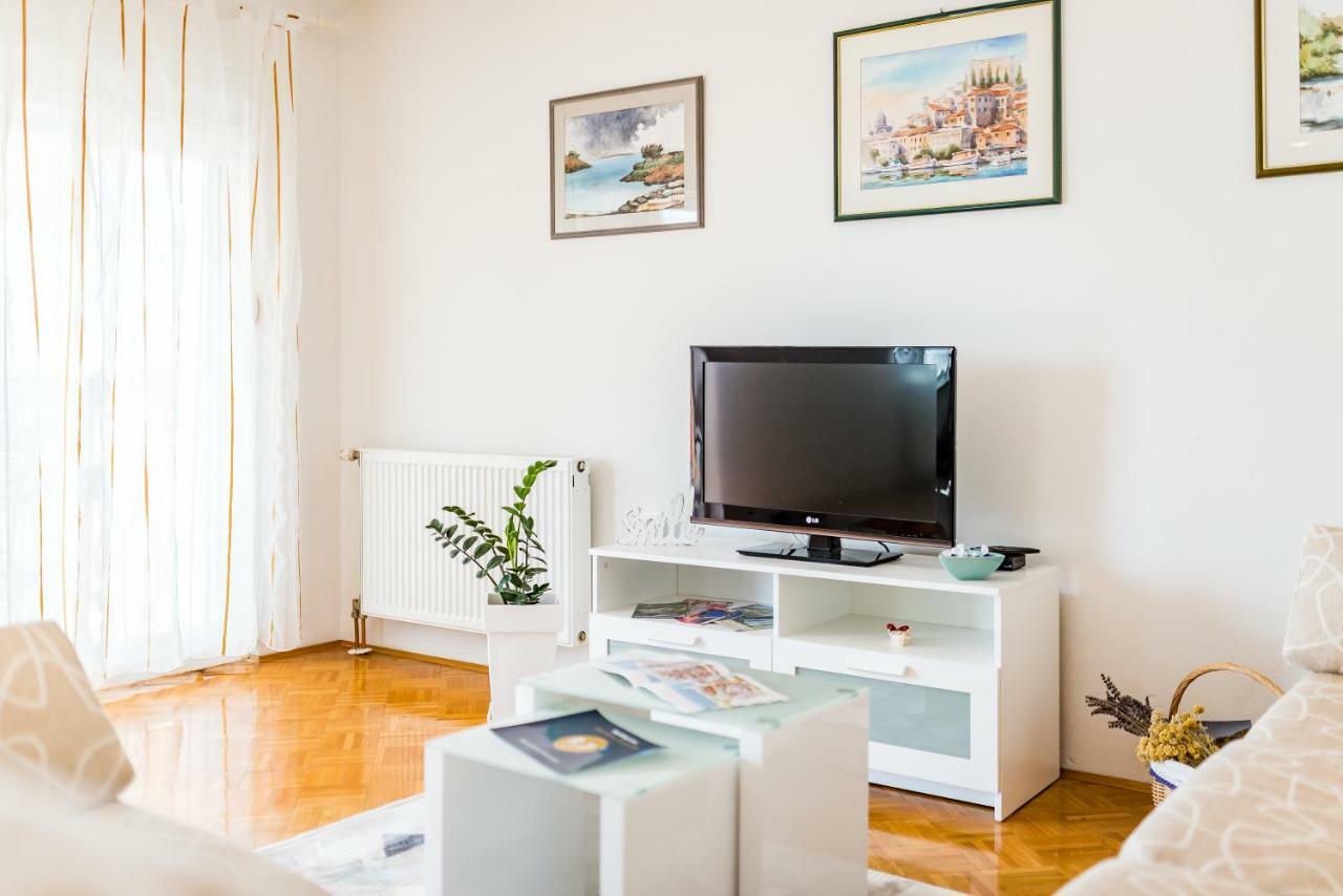 Apartment Anamarija With Sea View Šibenik Exterior foto