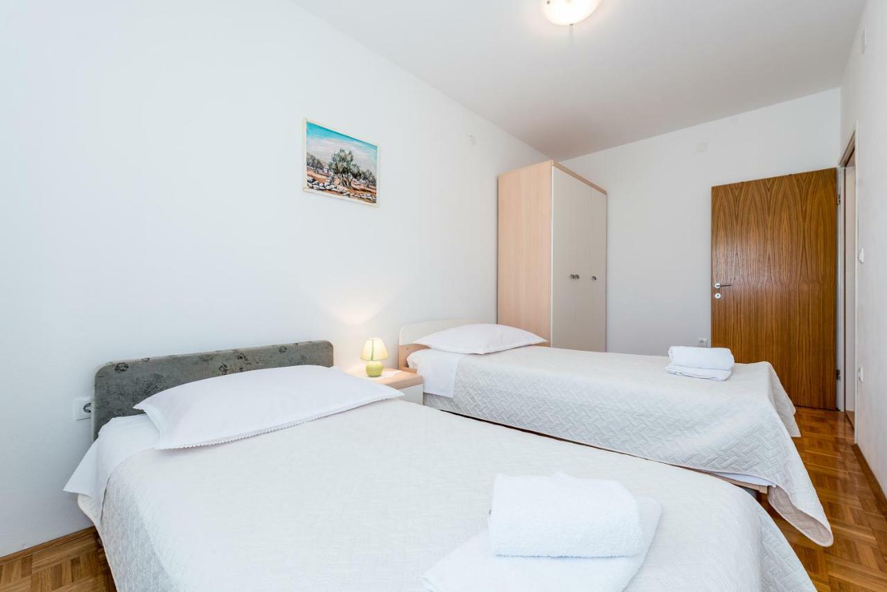 Apartment Anamarija With Sea View Šibenik Exterior foto